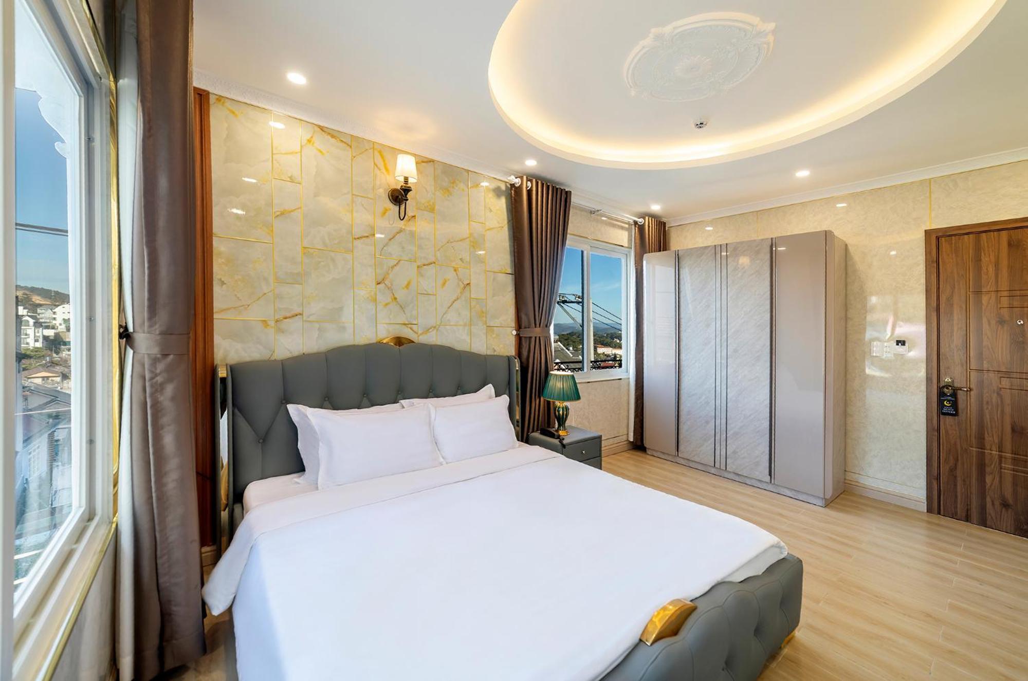 Savio Hotel Trieu Viet Vuong Dalat Exteriör bild